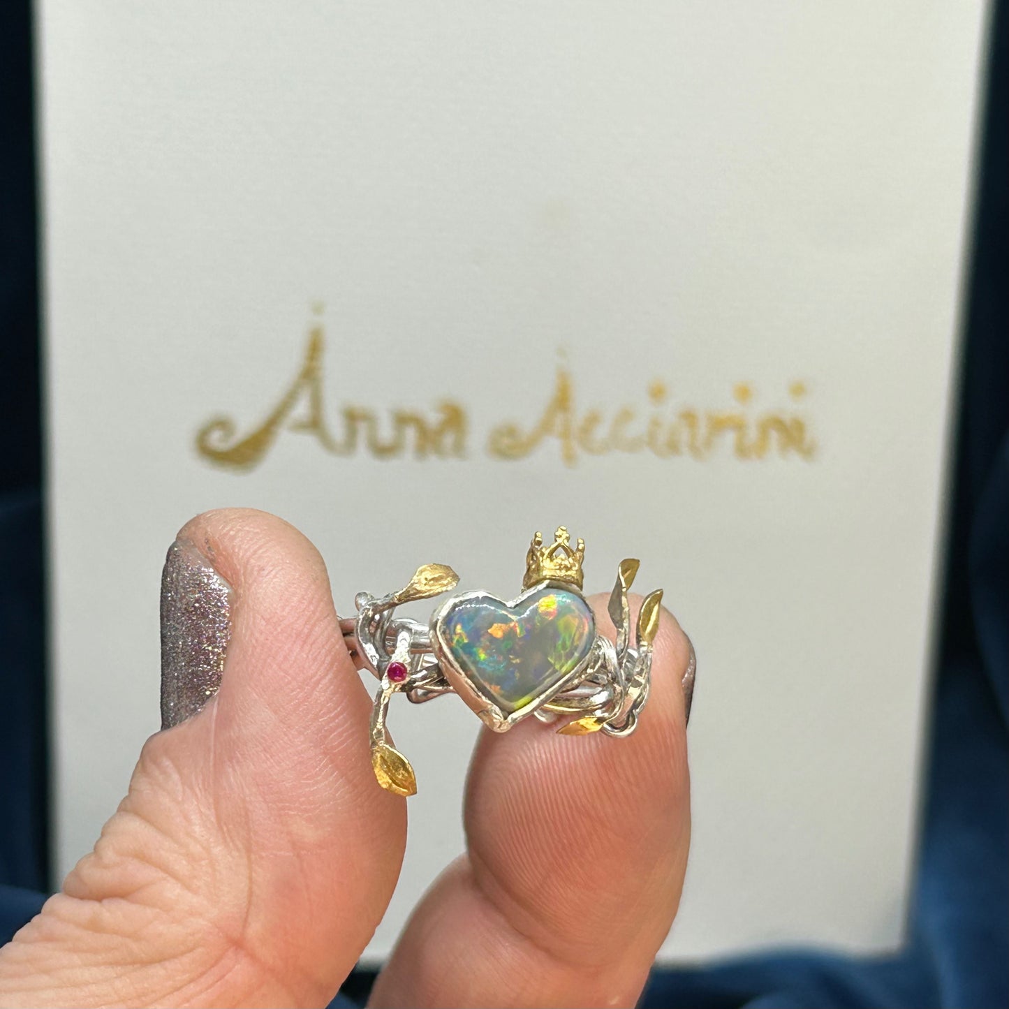 Queen of Hearts, Opal vine ring